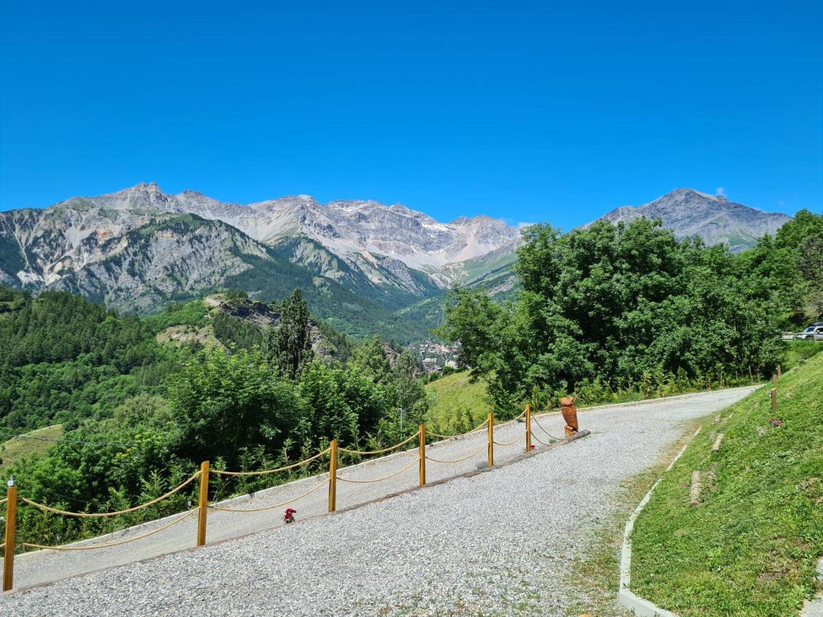 La Maison. Il Nido Dell'Aquila Bardonecchia Exterior photo